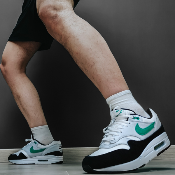 Giay Nike Air Max 1 'Black Stadium Green' FN6952-100