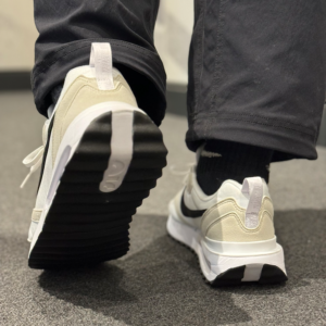 Giay Nike Air Max Dawn 'White Light Bone' DH4656-100