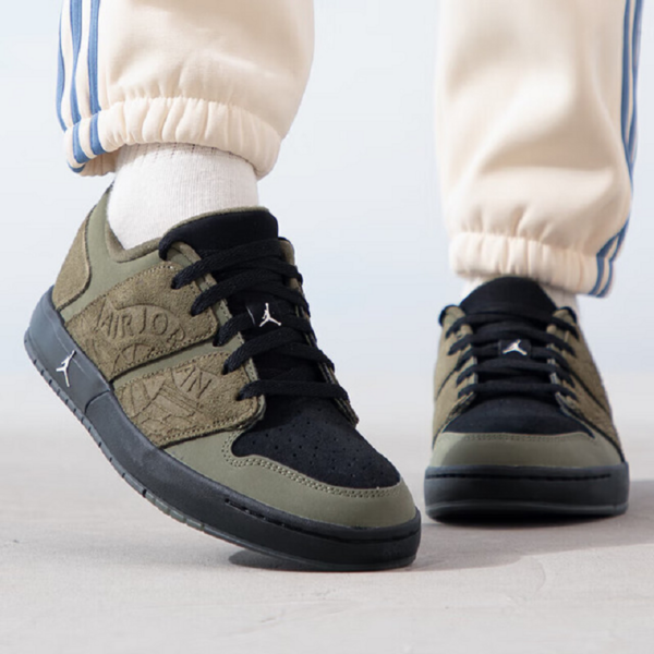Giay Nike Jordan Nu Retro 1 Low FB4412-200