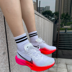 Giay Nike Wmns ZoomX VaporFly Next% 3 'White Crimson Pink' HF4995-100