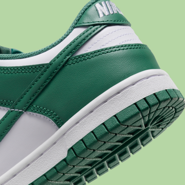 Giay Nike Dunk Low GS 'Spruce Green' HF4798-100