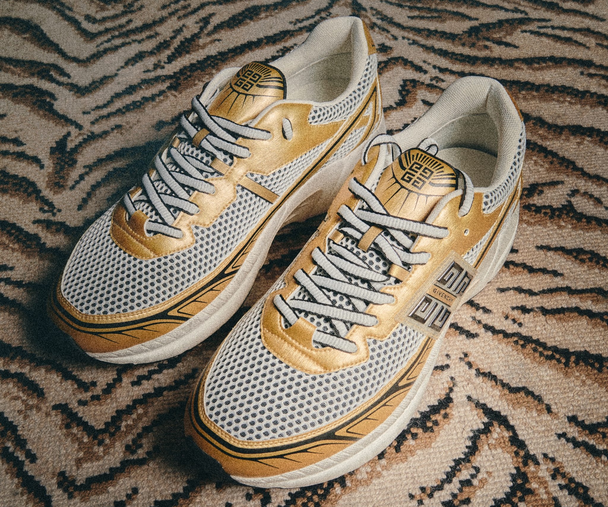 Hinh anh 1: Givenchy NFNTY-52: Buoc tien moi trong thoi trang the thao cao cap