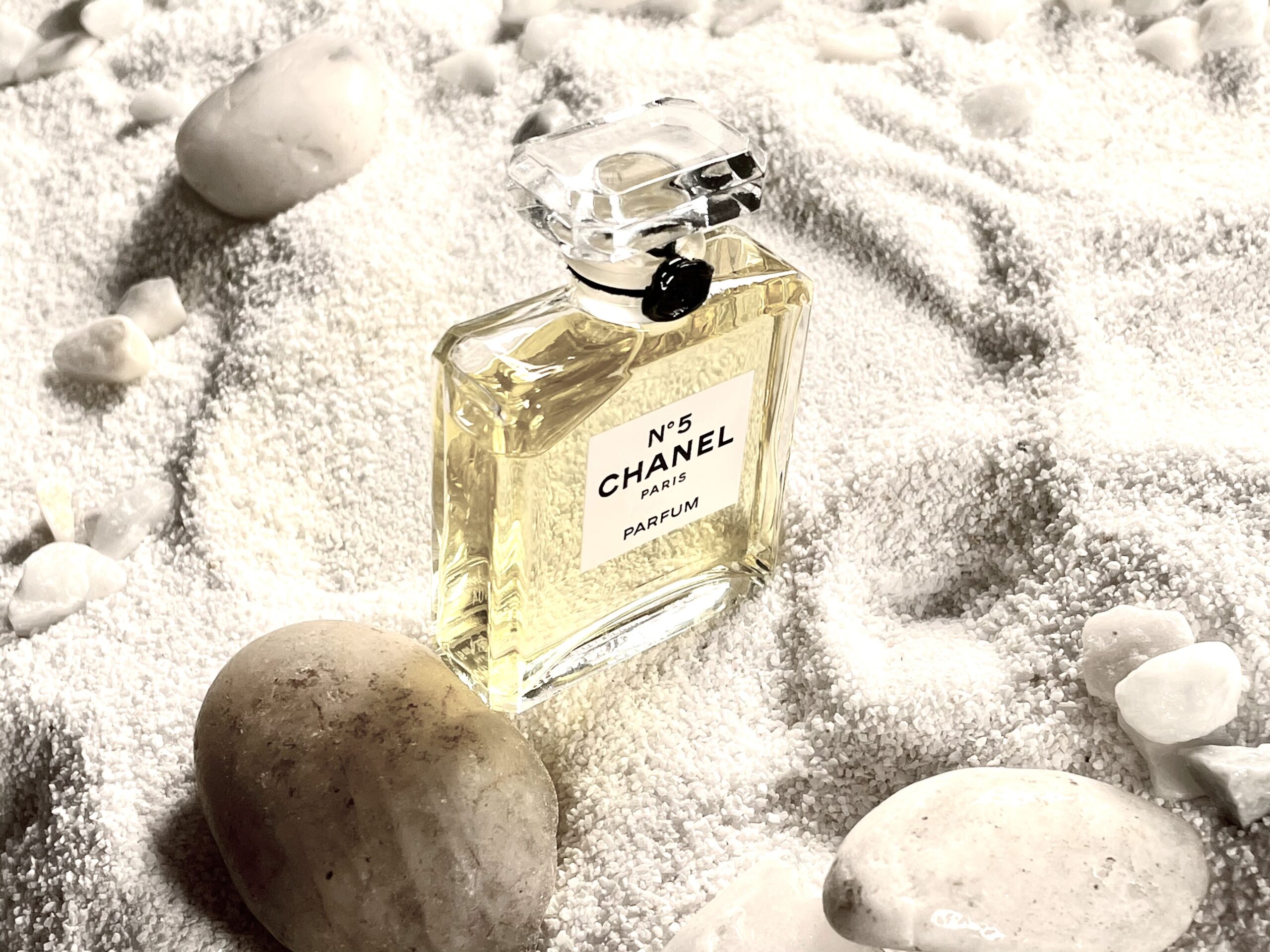 Những dấu ấn khó phai mờ của Coco Chanel trong thế giới nước hoa (P1) Hinh anh 4: Nhung dau an kho phai mo cua Coco Chanel trong the gioi nuoc hoa (P1)