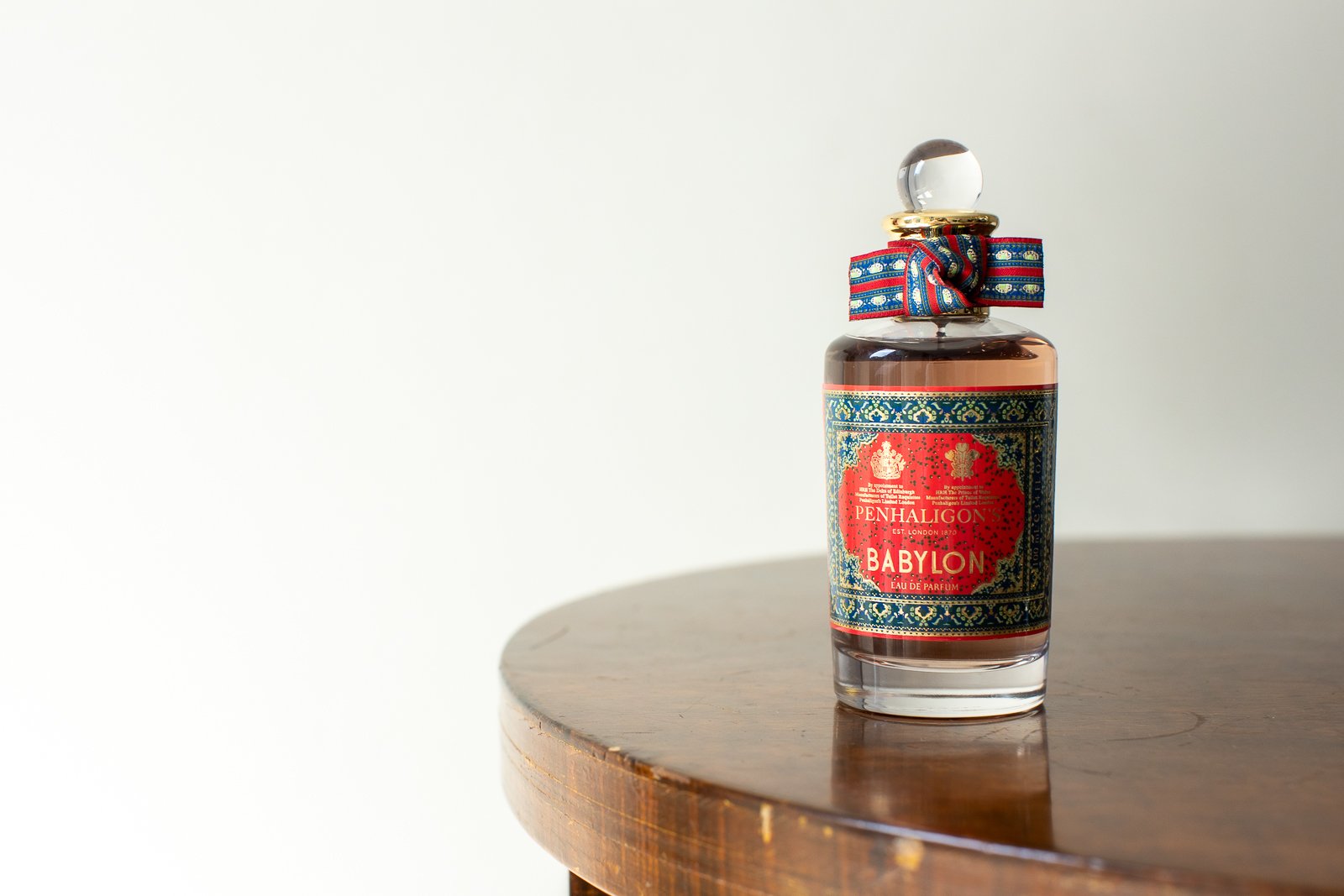 Penhaligon's Babylon - hương thơm đặc biệt từ của những cuốn sách cổ Hinh anh 2: Penhaligon's Babylon - huong thom dac biet tu cua nhung cuon sach co