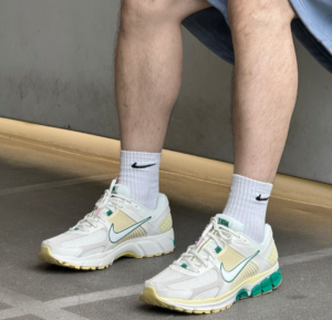 Giay Nike Zoom Vomero 5 'Malachite Alabaster' FN8361-100