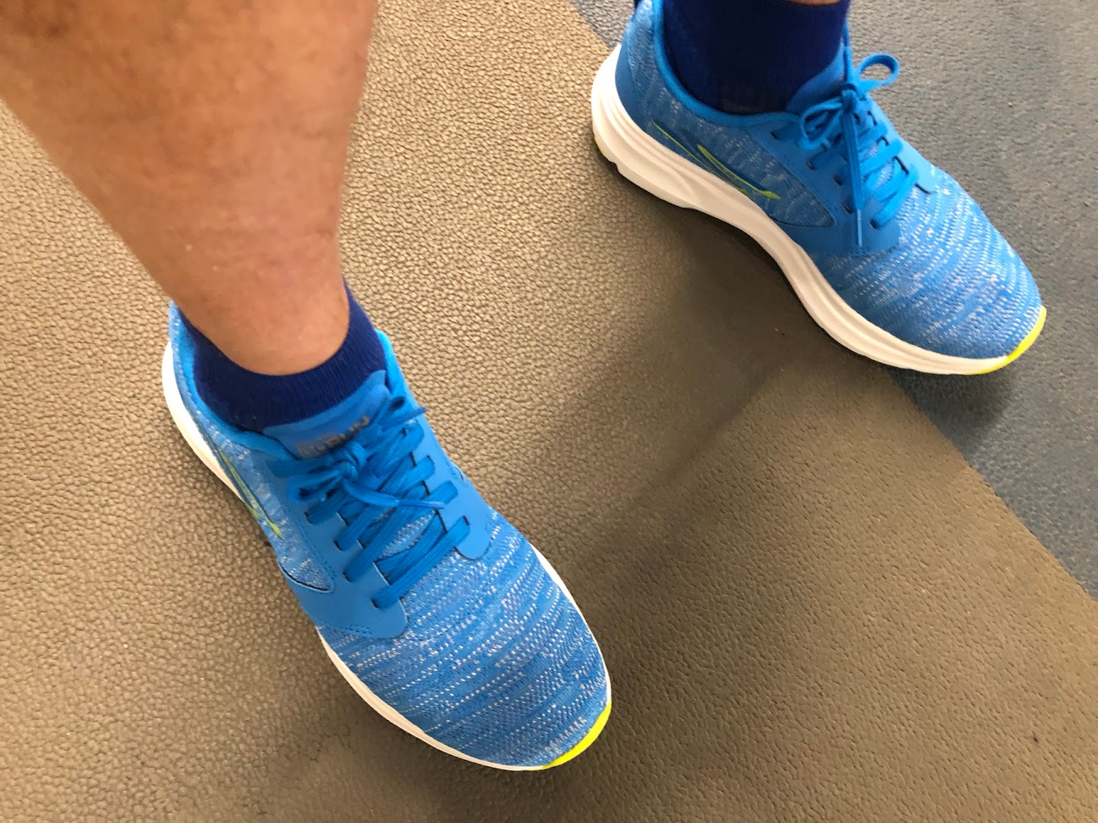 3 đôi giày running tốt nhất nhà Skechers nửa đầu năm 2024 Hinh anh 4: 3 doi giay running tot nhat nha Skechers nua dau nam 2024