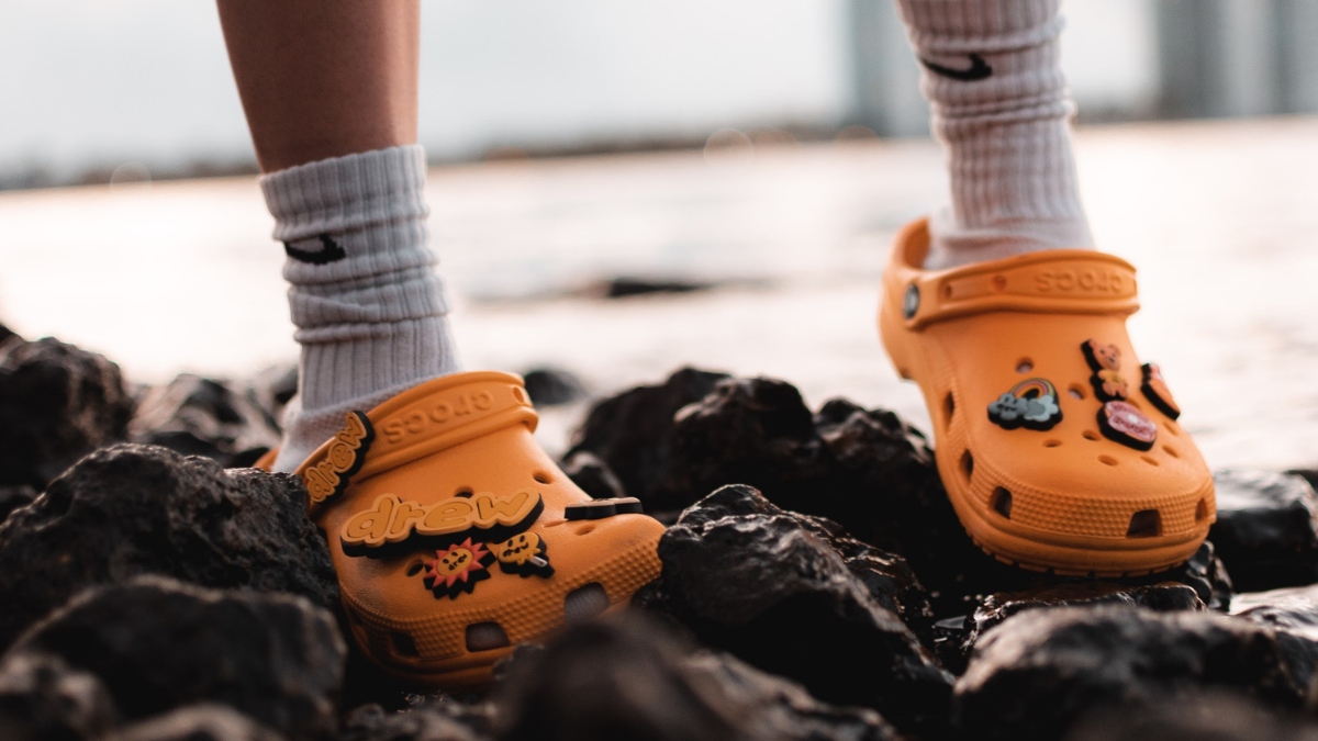 Bí quyết chọn size Crocs vừa vặn: Thoải mái cho mọi bước chân Hinh anh 1: Bi quyet chon size Crocs vua van: Thoai mai cho moi buoc chan