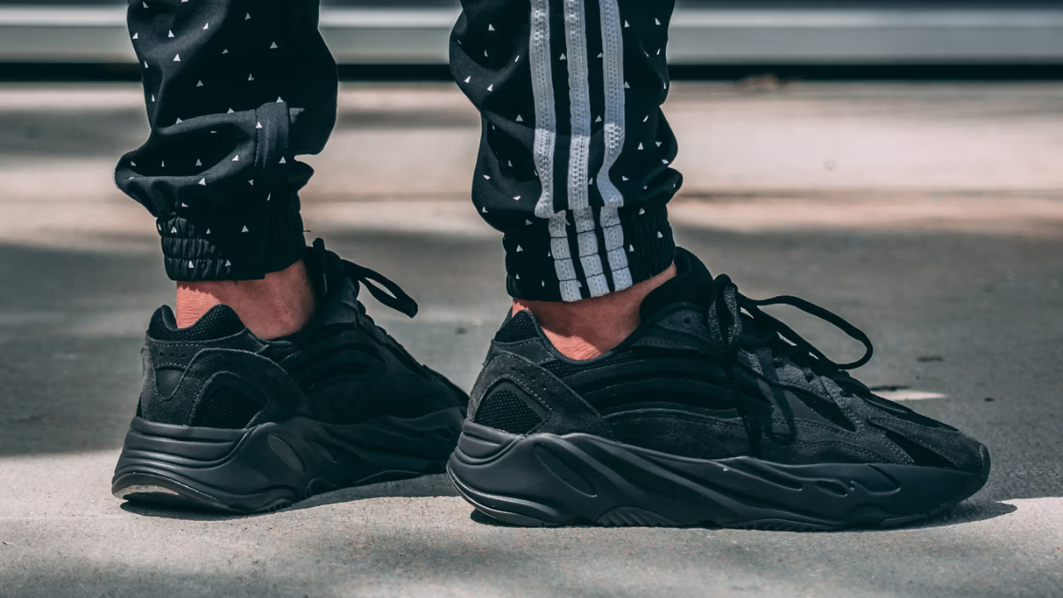 Bí quyết "bỏ túi" để sở hữu đôi Yeezy Boost 700 vừa vặn hoàn hảo! Hinh anh 1: Bi quyet "bo tui" de so huu doi Yeezy Boost 700 vua van hoan hao!