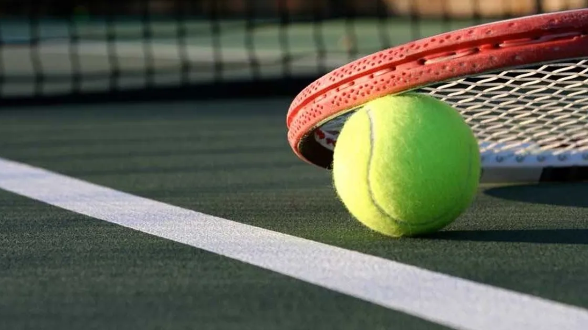 Hinh anh 1: Luot bay tren san cung cung 7 mau giay tennis xuat sac 2024