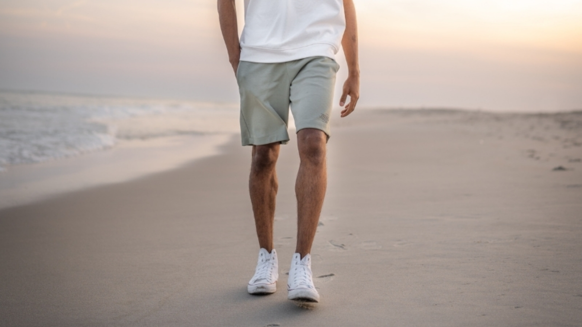 Hinh anh 7: Nang tam phong cach cung 7 mau sneaker phoi voi quan short