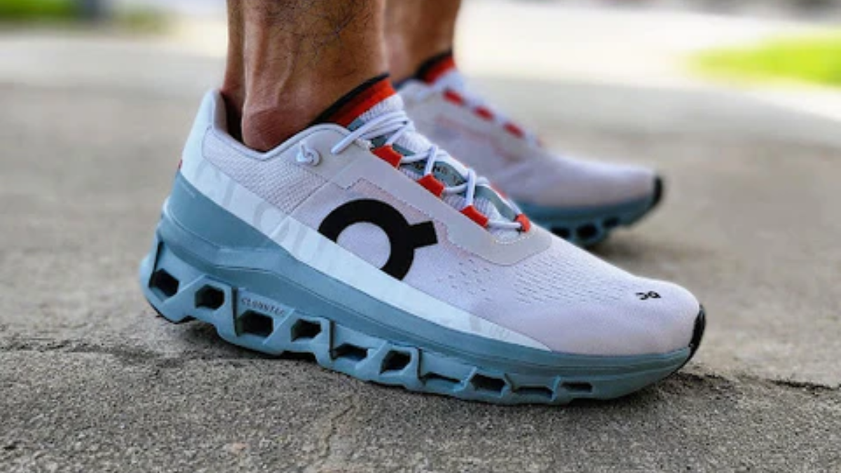 Review On Cloudmonster: "Quái vật" êm ái chinh phục mọi địa hình Hinh anh 2: Review On Cloudmonster: "Quai vat" em ai chinh phuc moi dia hinh