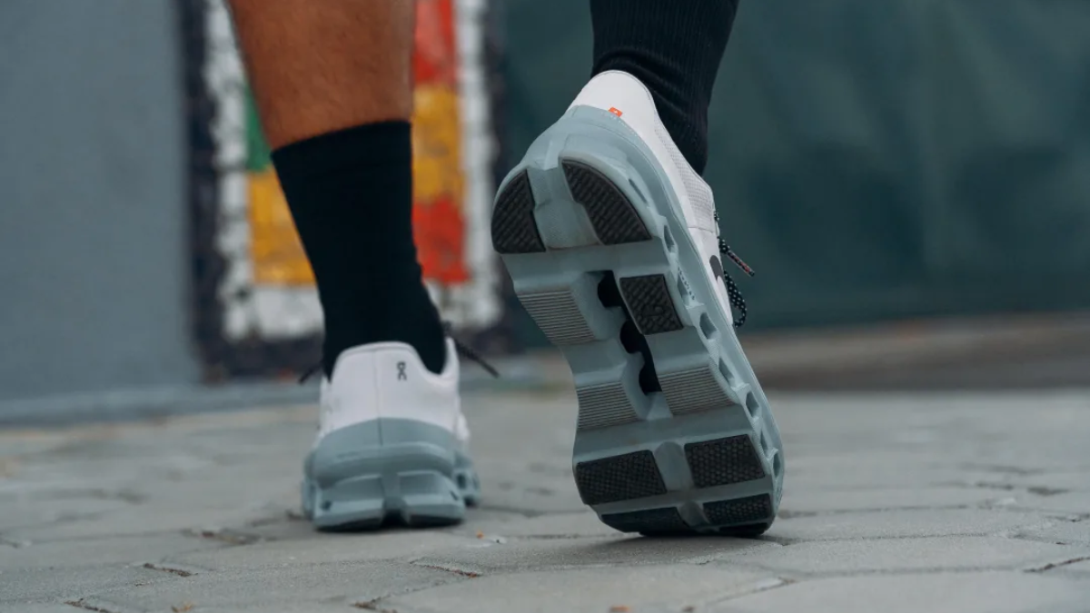 Review On Cloudmonster: "Quái vật" êm ái chinh phục mọi địa hình Hinh anh 11: Review On Cloudmonster: "Quai vat" em ai chinh phuc moi dia hinh