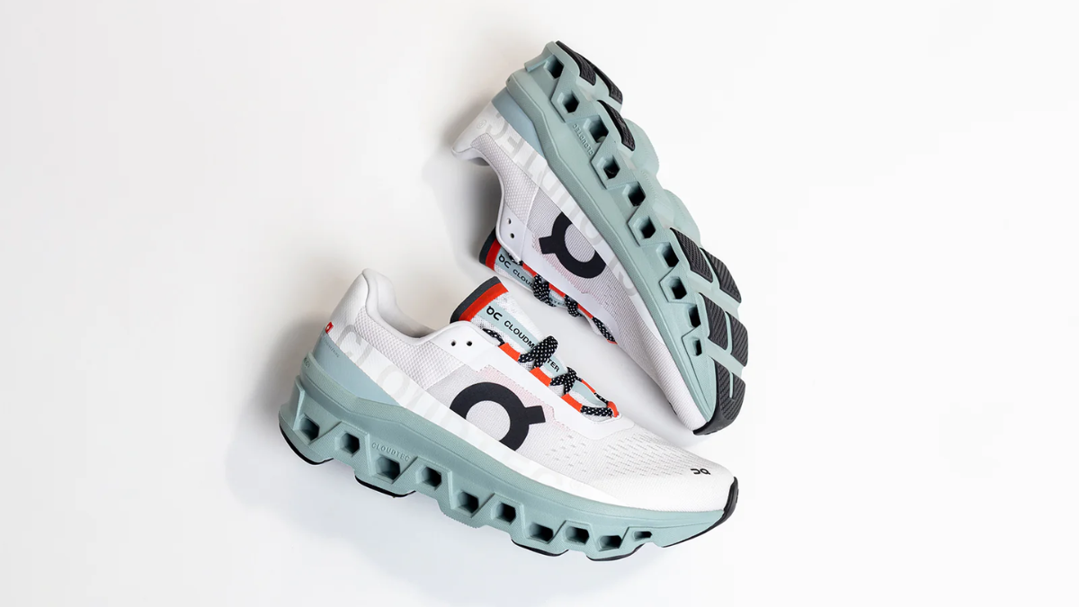 Review On Cloudmonster: "Quái vật" êm ái chinh phục mọi địa hình Hinh anh 5: Review On Cloudmonster: "Quai vat" em ai chinh phuc moi dia hinh