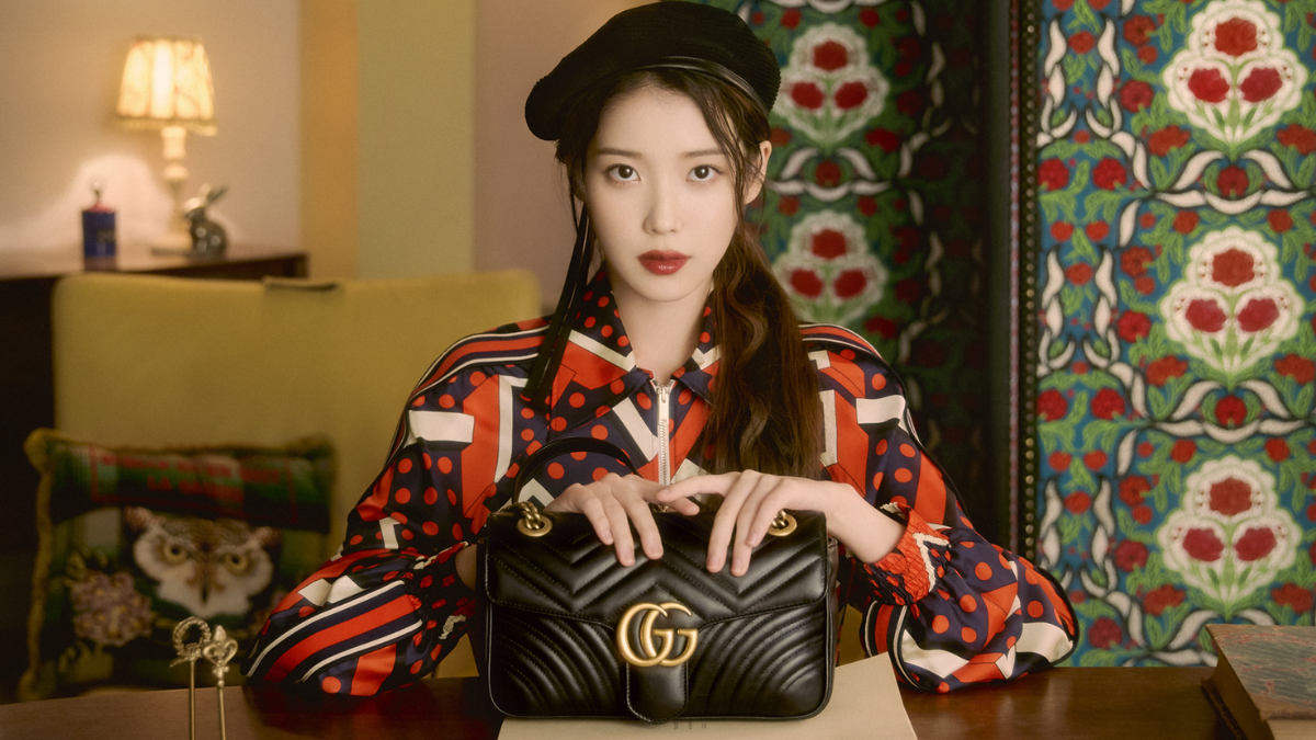 "Nang tho" IU sang chanh ngut ngan voi BST tui hieu "khung"