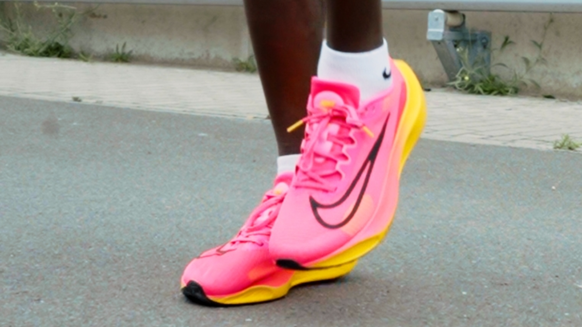 Review chi tiết Nike Zoom Fly 5: Liệu có xứng đáng để sở hữu? Hinh anh 4: Review chi tiet Nike Zoom Fly 5: Lieu co xung dang de so huu?