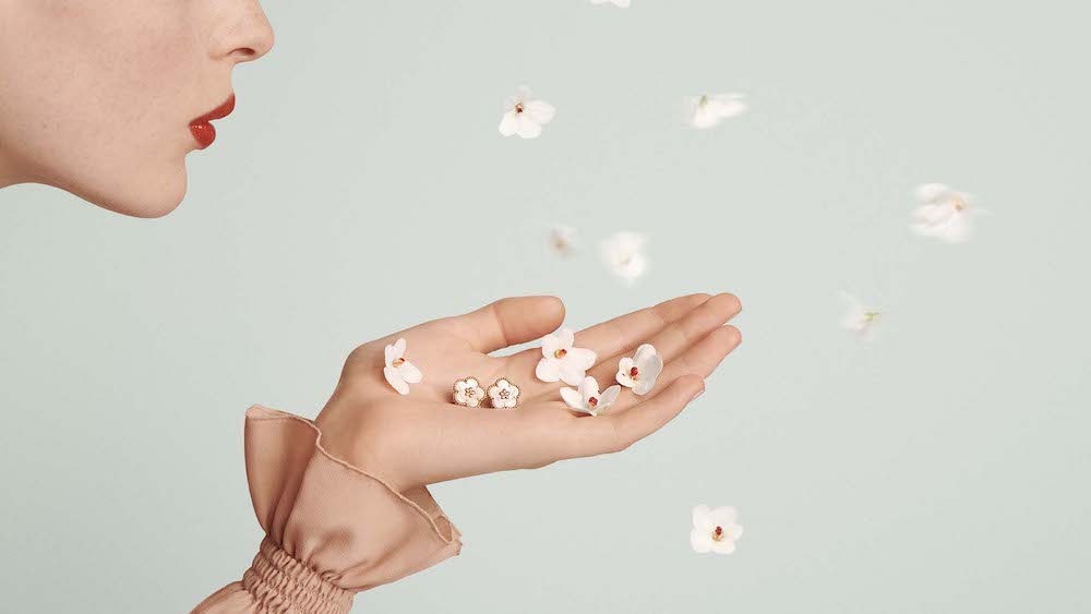 Van Cleef & Arpels 'Alhambra' - bí ẩn làm nên thành công của một huyền thoại? (P2) Hinh anh 5: Van Cleef & Arpels 'Alhambra' - bi an lam nen thanh cong cua mot huyen thoai? (P2)