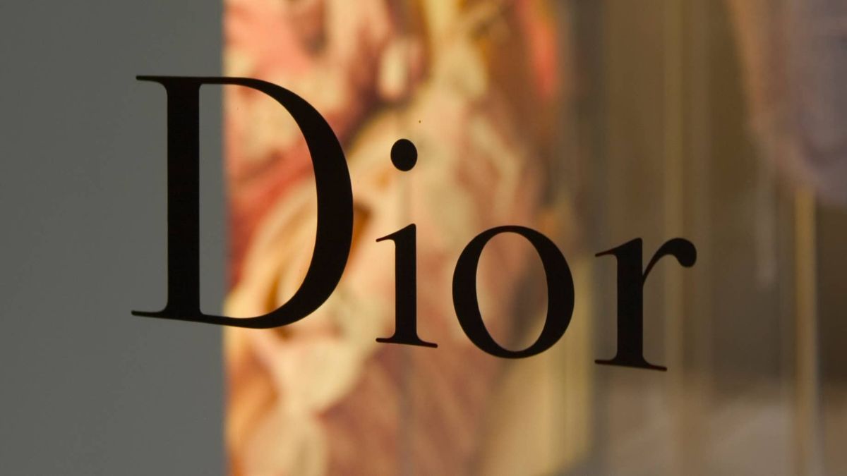 Vu be boi tai Dior va Armani: Dieu tra lam dung lao dong tai cac nha may san xuat hang xa xi