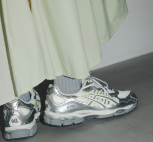 Giay Asics Gel-Nyc x Emmi 'White Huddle Yellow' 1202A498-100