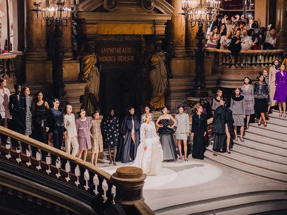 Hinh anh 1: Chanel Thu 2024 Haute Couture - su tai hien day kich tinh tai Palais Garnier