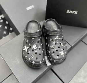 Dep Crocs x SMFK Compass Clog 'Black' SMFK-210087-0FM