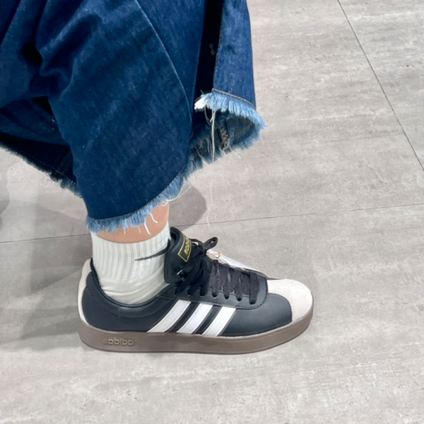 Giay Adidas VL Court 2.0 'Black White Gum' ID6017