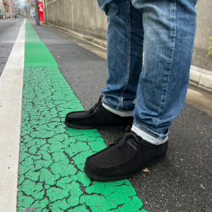 Giay Clarks Originals Wallabee "Black Suede" 26155519