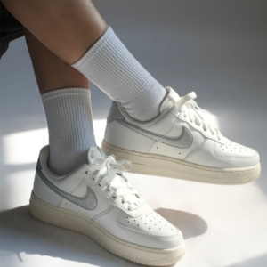 Giay Nike Air Force 1 Low 'Silver Swoosh' DQ7569-100