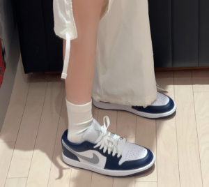 Giay Nike Air Jordan 1 Low 'Midnight Navy Wolf Grey' 553560-141