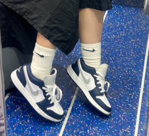 Giay Nike Air Jordan 1 Low 'Midnight Navy Wolf Grey' 553560-141