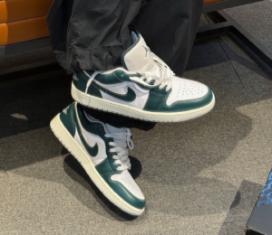 Giay Nike Air Jordan 1 Low 'Oxidized Green' FQ7687-300