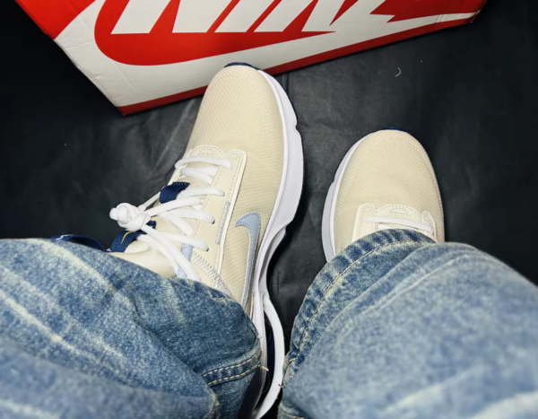 Giay Nike Air Max INTRLK 'Beige' DH9393-104