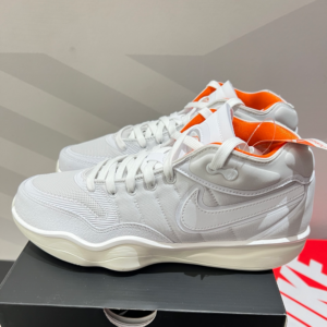 Giay Nike Air Zoom GT Hustle 2 'White Sail' DJ9405-104