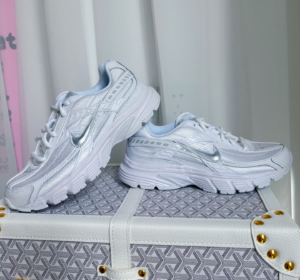 Giay Nike Initiator 'White Photon Dust' FZ9020-100