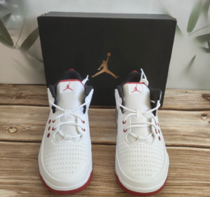 Giay Nike Jordan Max Aura 5 'White Varsity Red' DZ4353-101