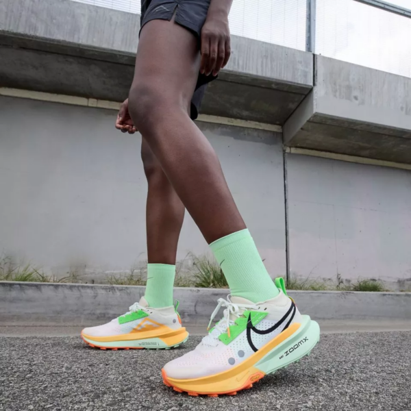 Giay Nike ZoomX Zegama 2 'White Laser Orange' FD5191-100