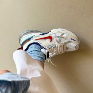 Giay Nike V2K Run 'Metallic Silver Gym Red' HF5724-061