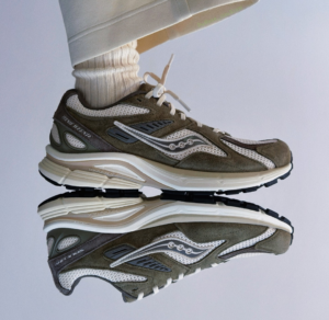 Giay Saucony Kinvara 4 Re x Teenie Weenie 'Olive' S79052-10