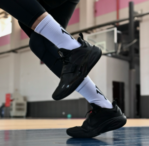 Giay Anta Kai 1 x Kyrie Irving 'Triple Black' 112431102S-10