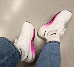 Giay Nike Versair 'White Fierce Pink' DZ3547-100