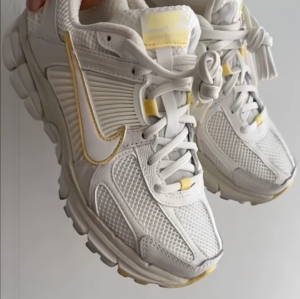 Giay Nike Zoom Vomero 5 'Sail' HJ3846-133