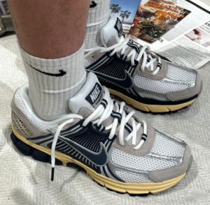 Giay Nike Zoom Vomero 5 'Since 72' HF4259-100