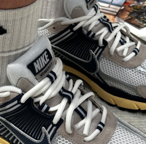 Giay Nike Zoom Vomero 5 'Since 72' HF4259-100