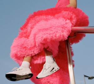 Giay On Running Cloudeasy 'White Black' 76-98439