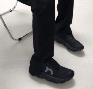 Giay On Running Cloudmonster 'All Black' 61-99025