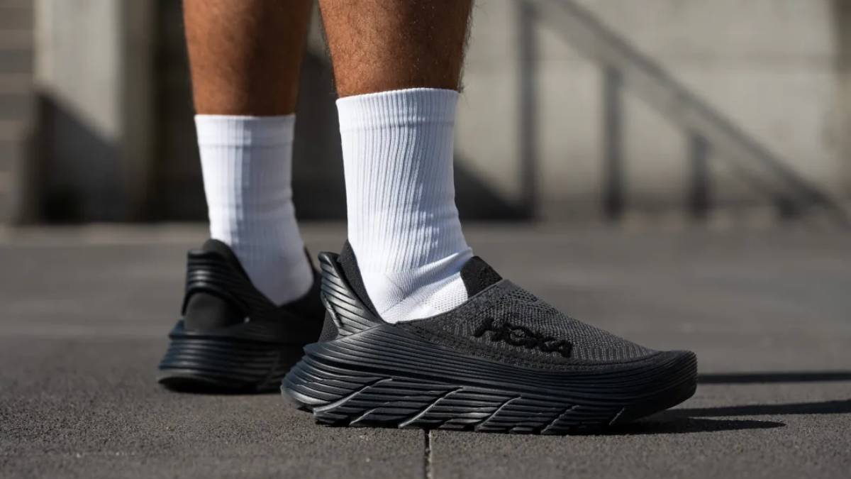 Hinh anh 7: Bung no nang luong cung 7 "sieu pham" giay di bo Hoka 2024