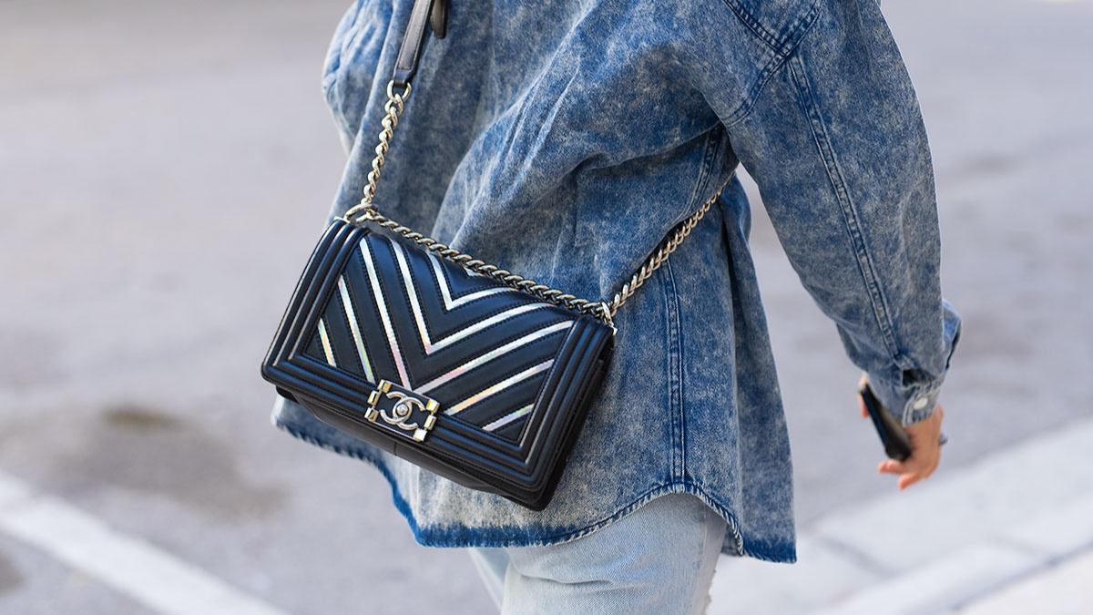 Giải mã thiết kế túi Chanel Boy: Nét độc đáo tạo nên biểu tượng Hinh anh 3: Giai ma thiet ke tui Chanel Boy: Net doc dao tao nen bieu tuong