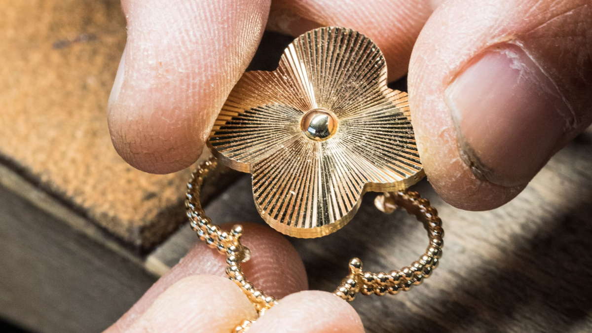 Hinh anh 8: Dau tu Van Cleef & Arpels: Xu huong thi truong va gia tang gia tri