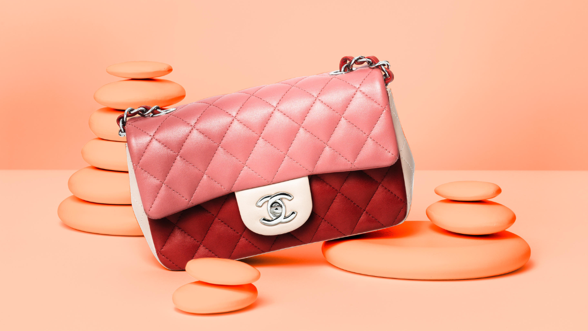 Chặng đường phát triển của khóa và chốt túi Chanel Flap Hinh anh 6: Chang duong phat trien cua khoa va chot tui Chanel Flap