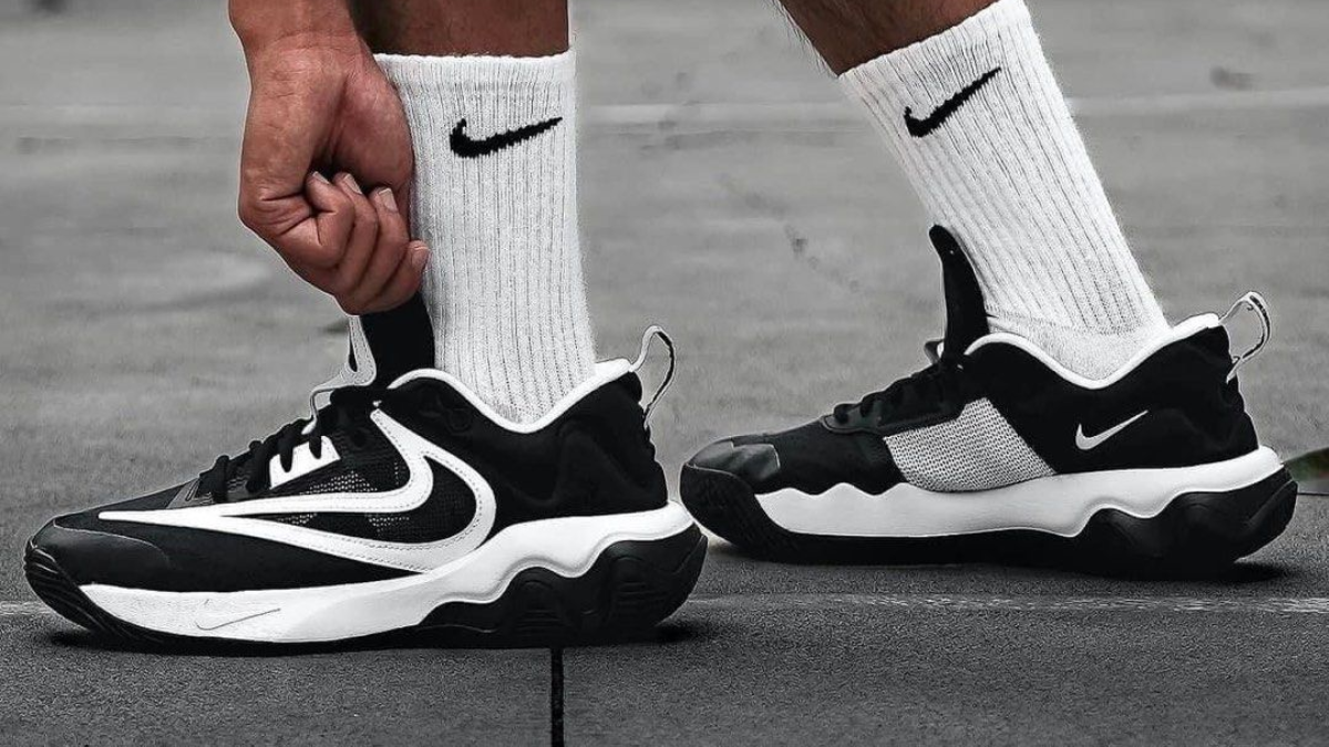 Hinh anh 1: Review Nike Giannis Immortality 3: Co nen mua hay khong?