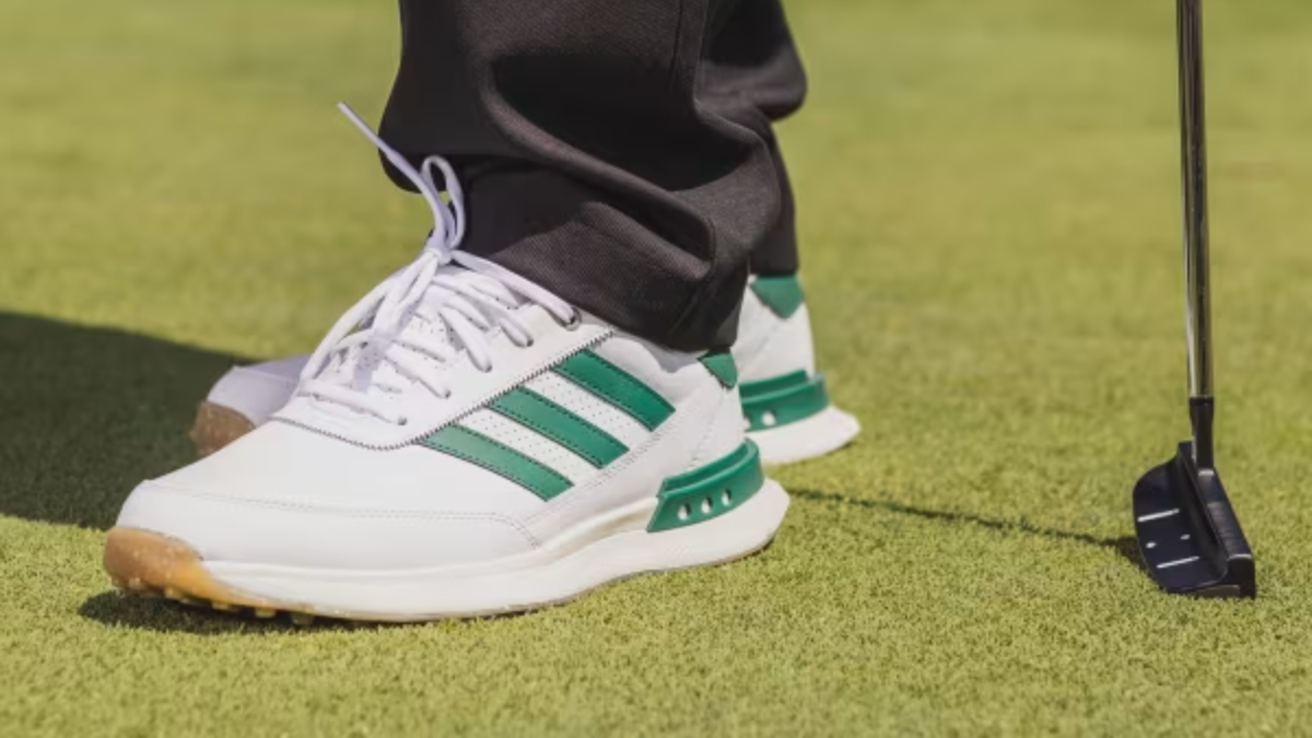 Gợi ý những mẫu giày Golf tốt nhất cho người mới bắt đầu Hinh anh 7: Goi y nhung mau giay Golf tot nhat cho nguoi moi bat dau